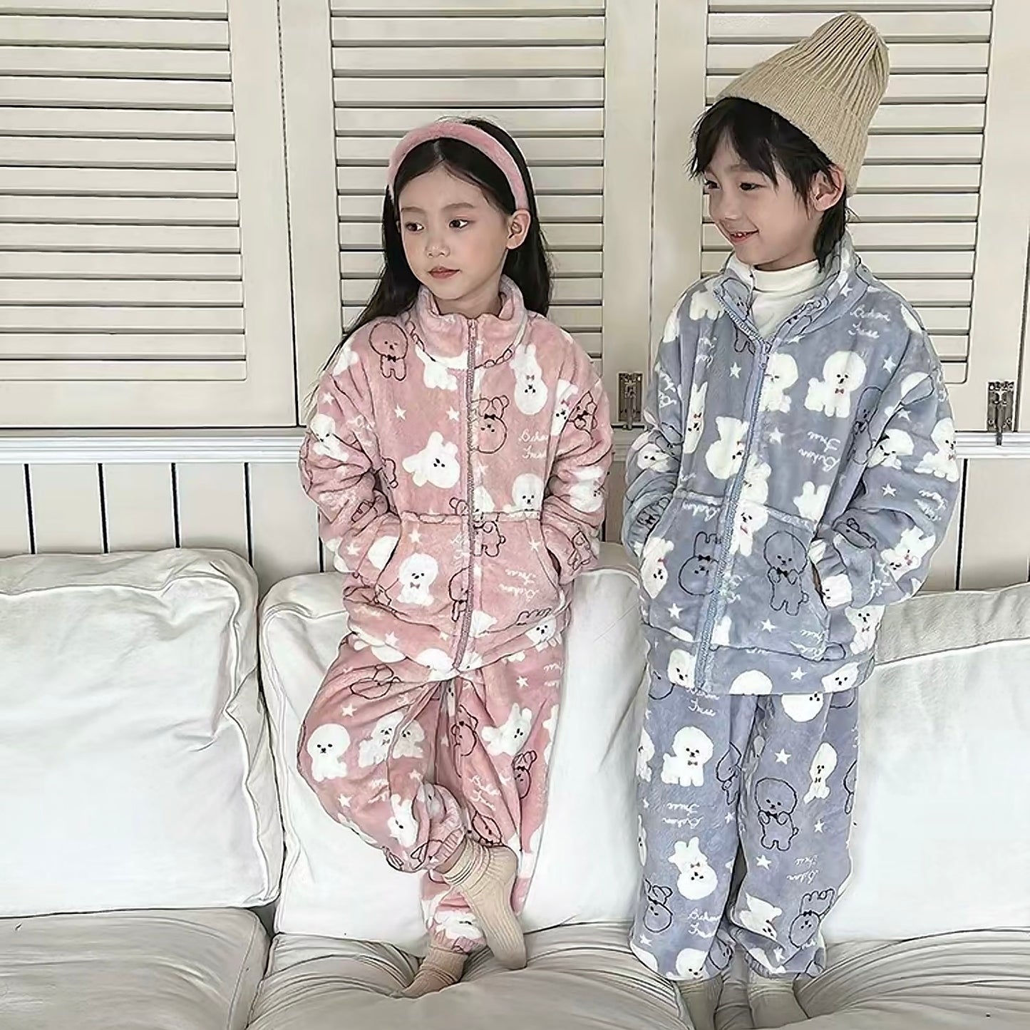 Autumn and winter season children’s flannel pajamas, baby thick cartoon home clothes, suitable for boys in middle to large age range, coral velvet set