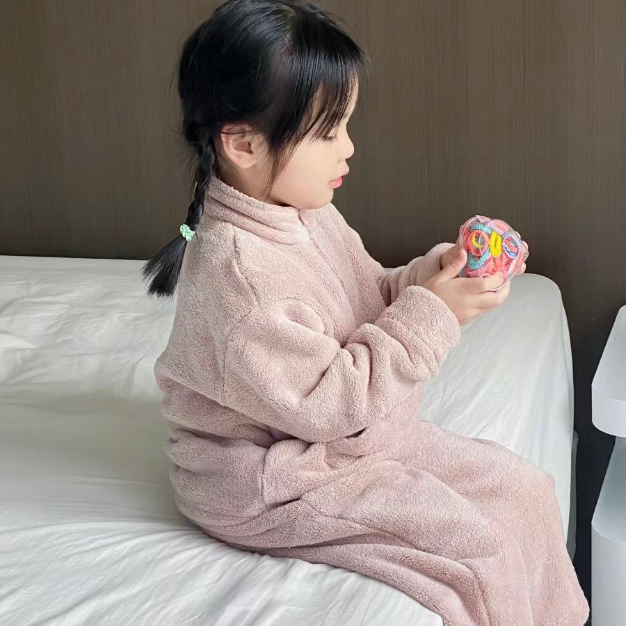 Autumn and winter season children’s flannel pajamas, baby thick cartoon home clothes, suitable for boys in middle to large age range, coral velvet set