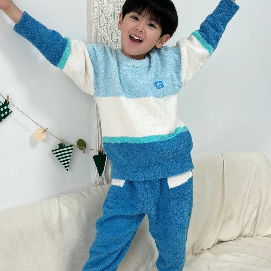 Autumn and winter season children’s flannel pajamas, baby thick cartoon home clothes, suitable for boys in middle to large age range, coral velvet set